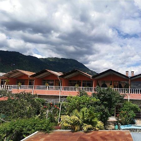 Hotel Playa Linda Panajachel Exteriör bild