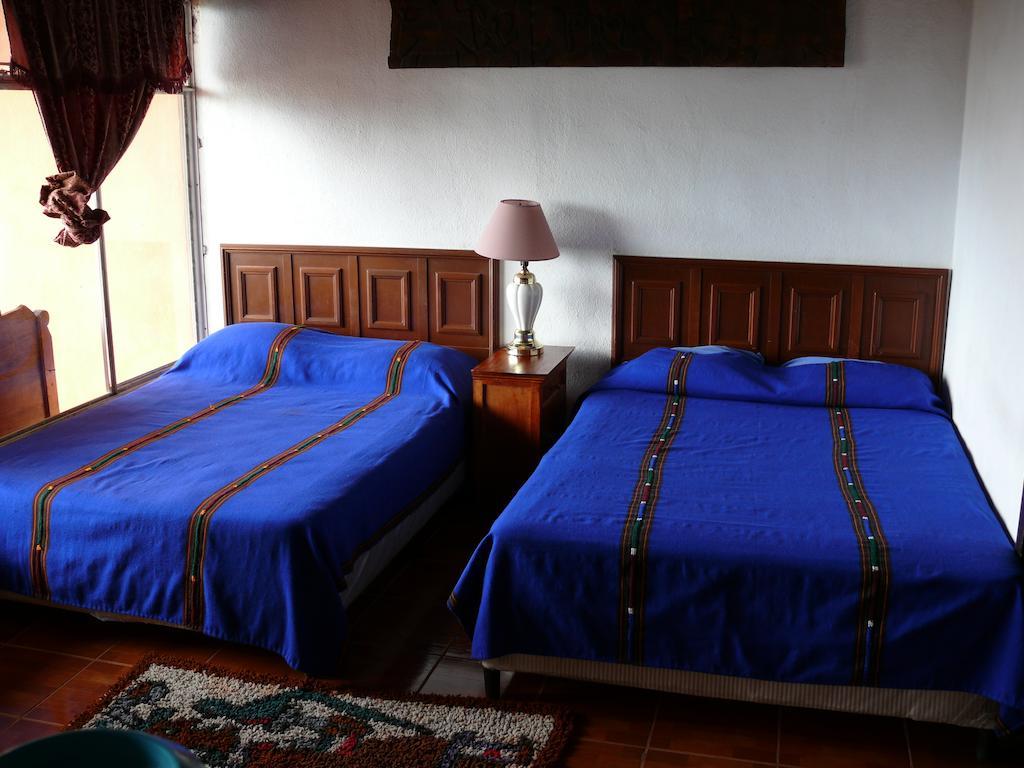 Hotel Playa Linda Panajachel Rum bild